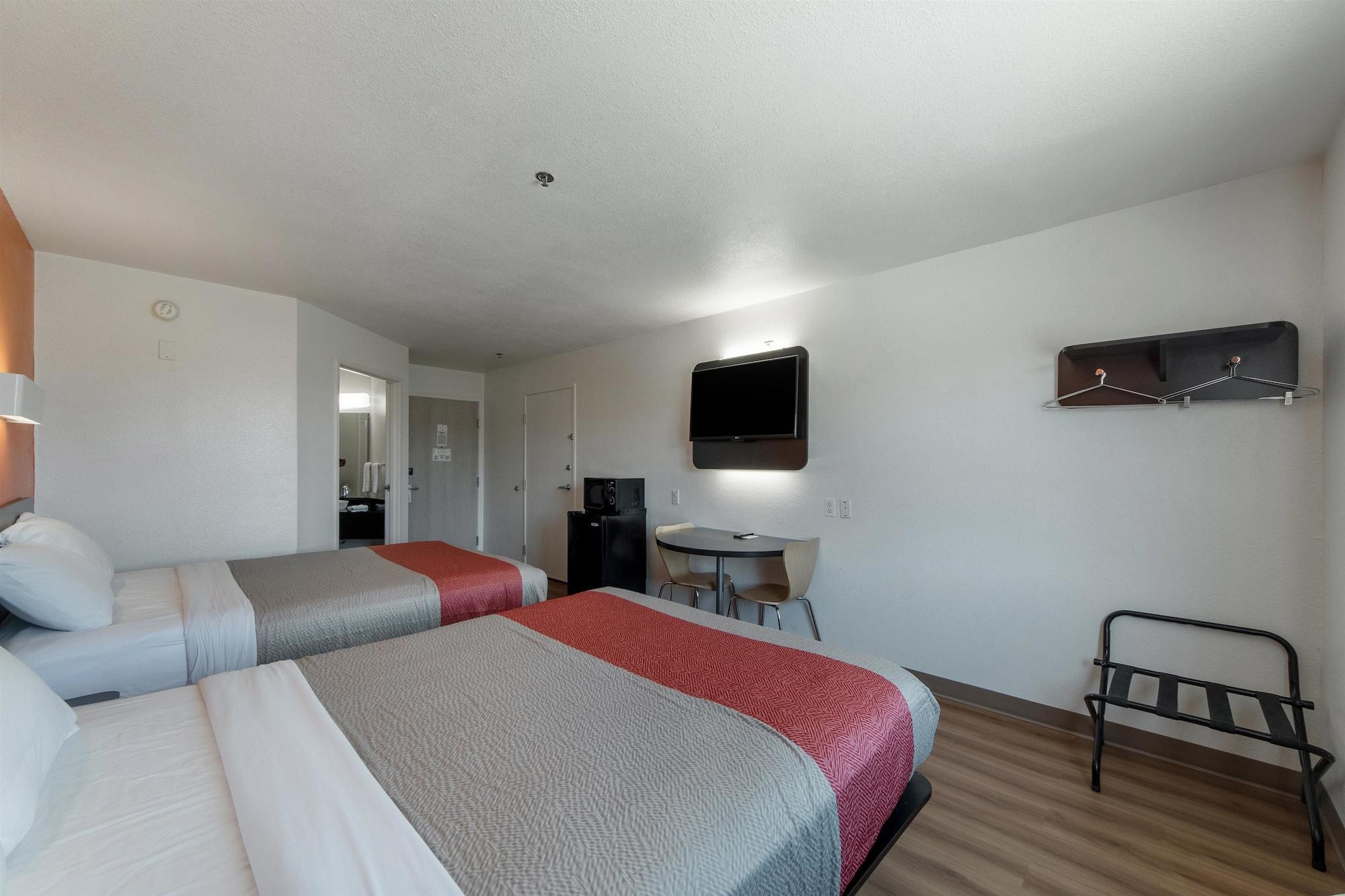 Motel 6-San Antonio, Tx - Downtown - Alamo Dome Bagian luar foto