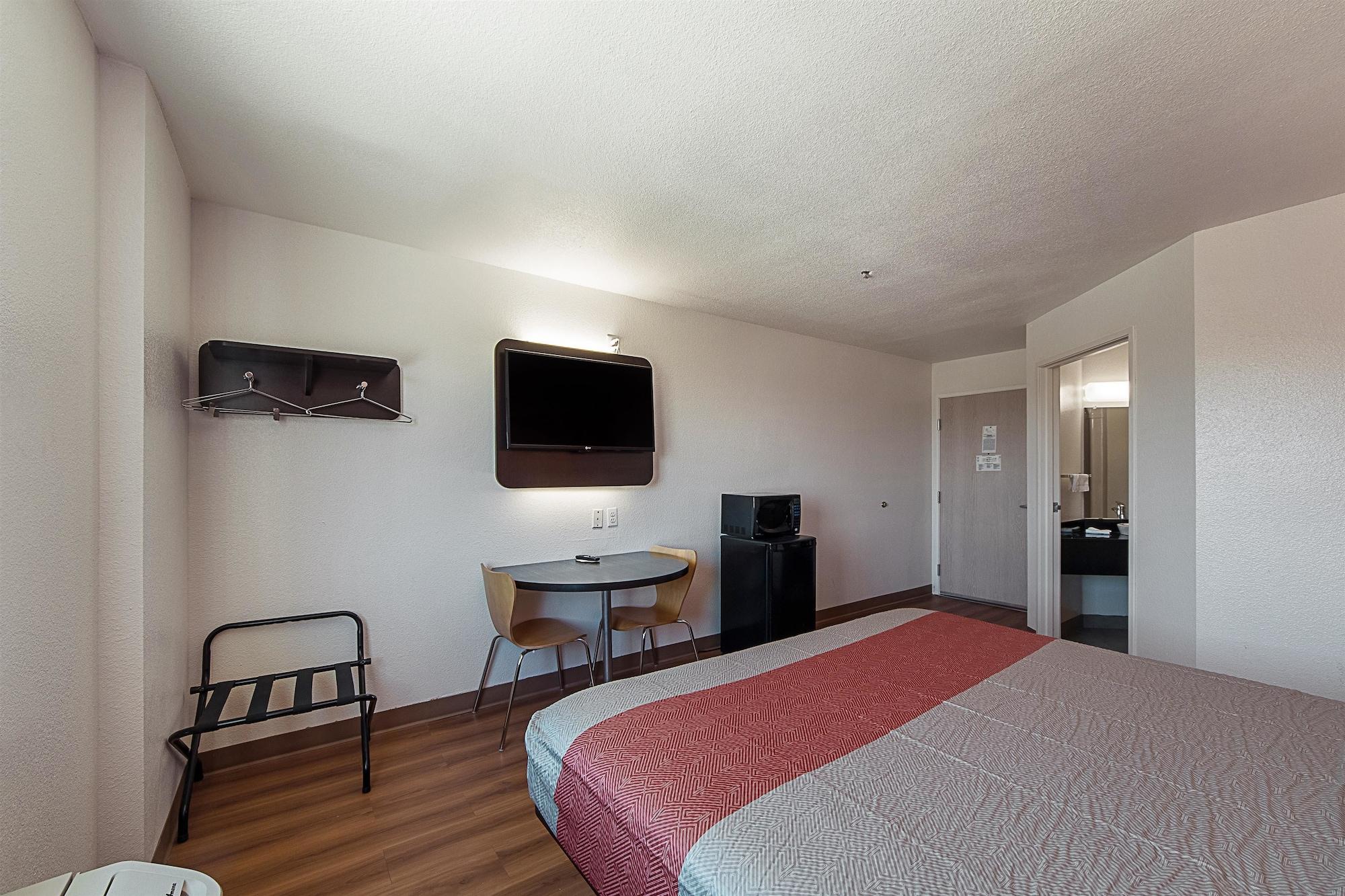 Motel 6-San Antonio, Tx - Downtown - Alamo Dome Bagian luar foto