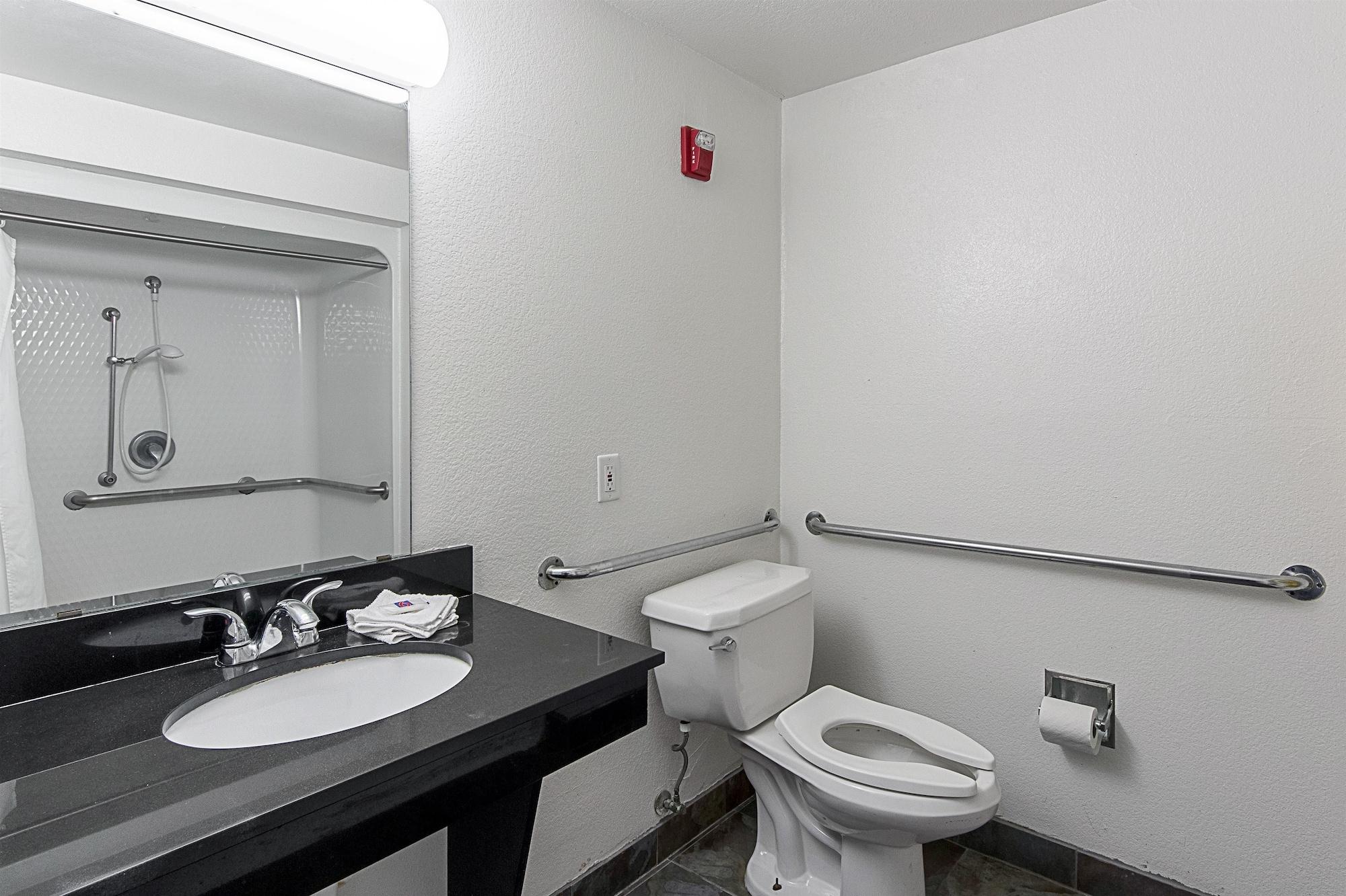 Motel 6-San Antonio, Tx - Downtown - Alamo Dome Bagian luar foto