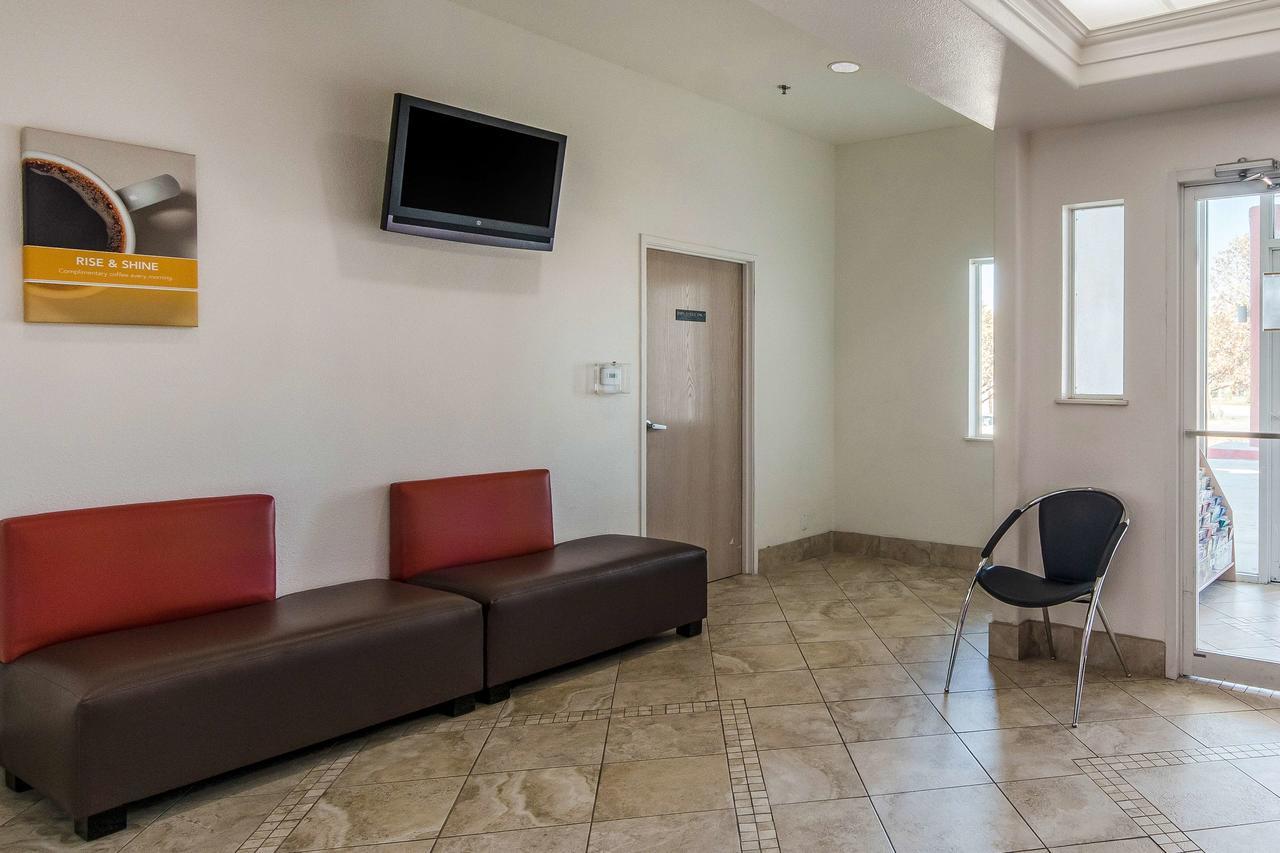 Motel 6-San Antonio, Tx - Downtown - Alamo Dome Bagian luar foto
