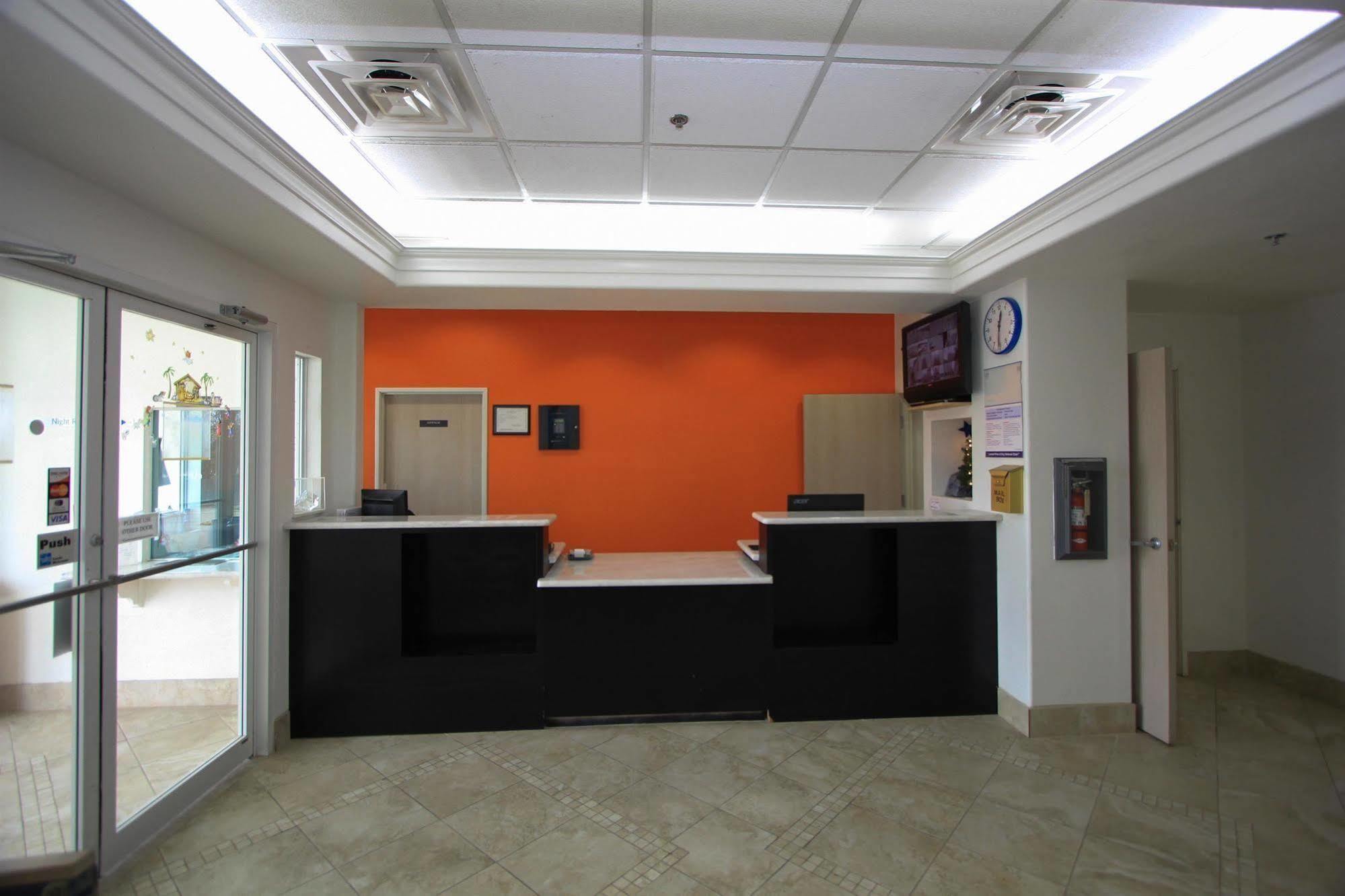 Motel 6-San Antonio, Tx - Downtown - Alamo Dome Bagian luar foto