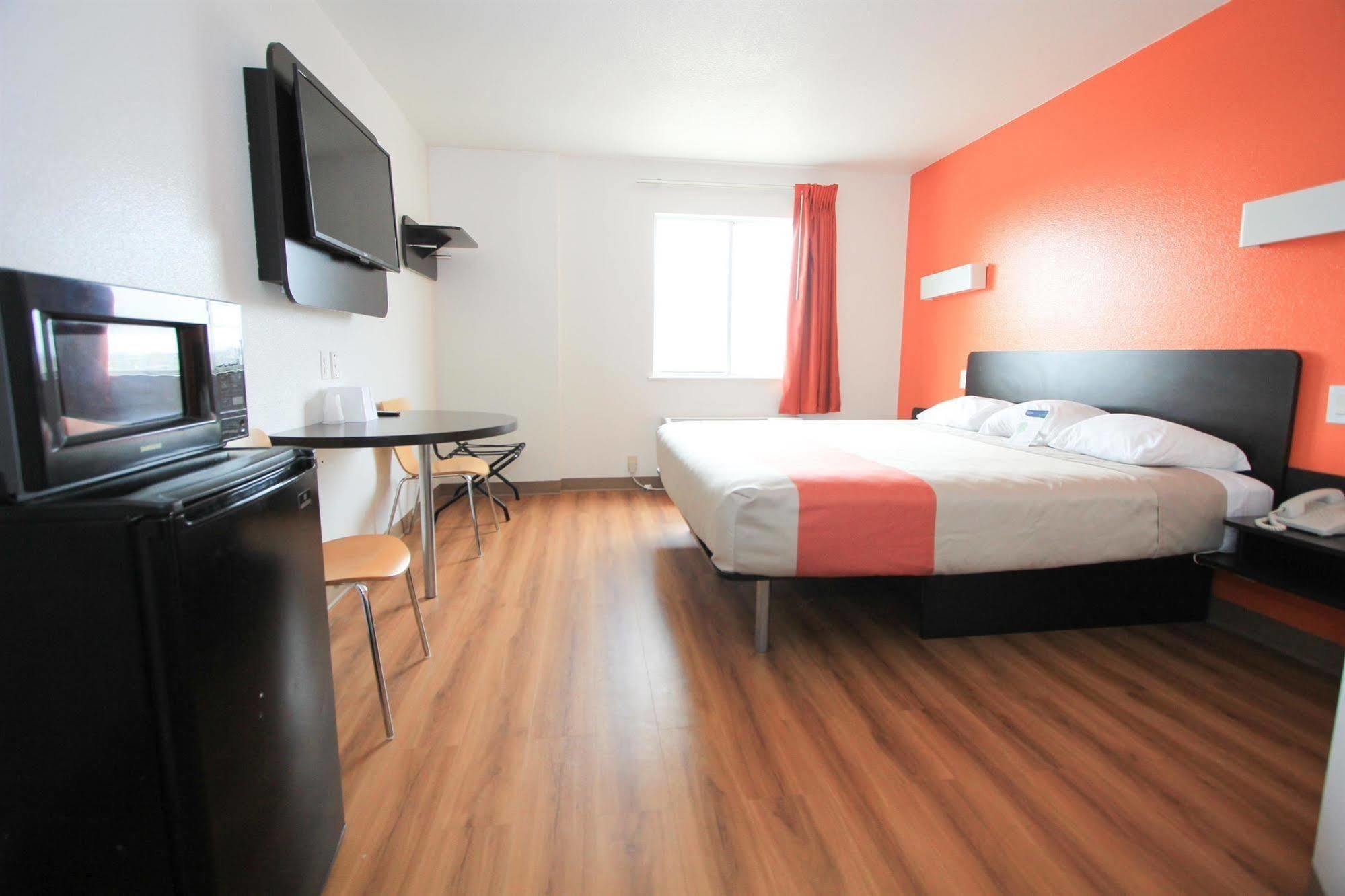 Motel 6-San Antonio, Tx - Downtown - Alamo Dome Bagian luar foto